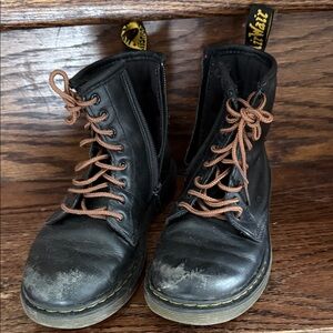 Black Airwalk Leather Boots with Brown Laces